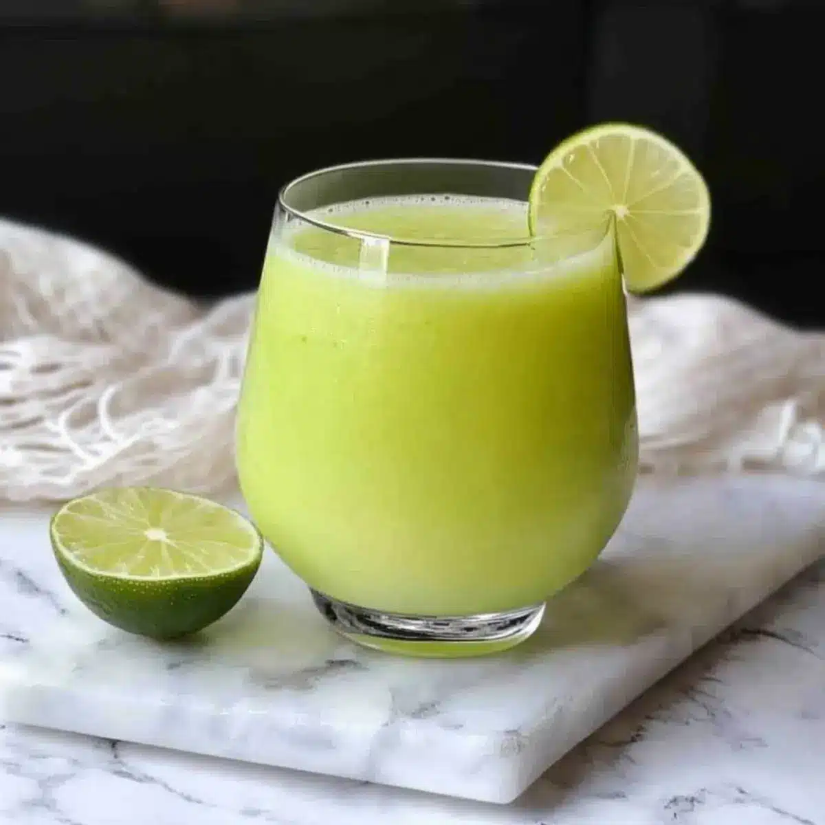Refreshing Cucumber Lime Smoothie